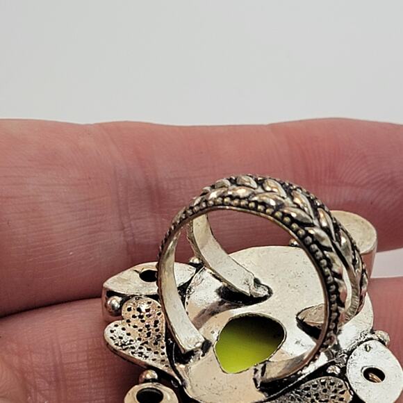 Vintage Carved Yellow Face Ring with Peridot Accents,  Silver Jewelry - Picture 8 of 10